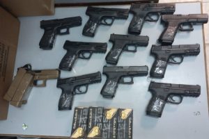 שוטרי מחוז צפון החרימו כלי נשק מחברת אבטחה בעקבות חשד ששימשו כמאבטחי משפחת הפשע בכרי.